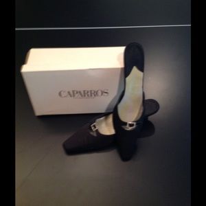 COPY - VERY PRETTY SIZE 10 CAPARROS SATIN KITTEN HEELS